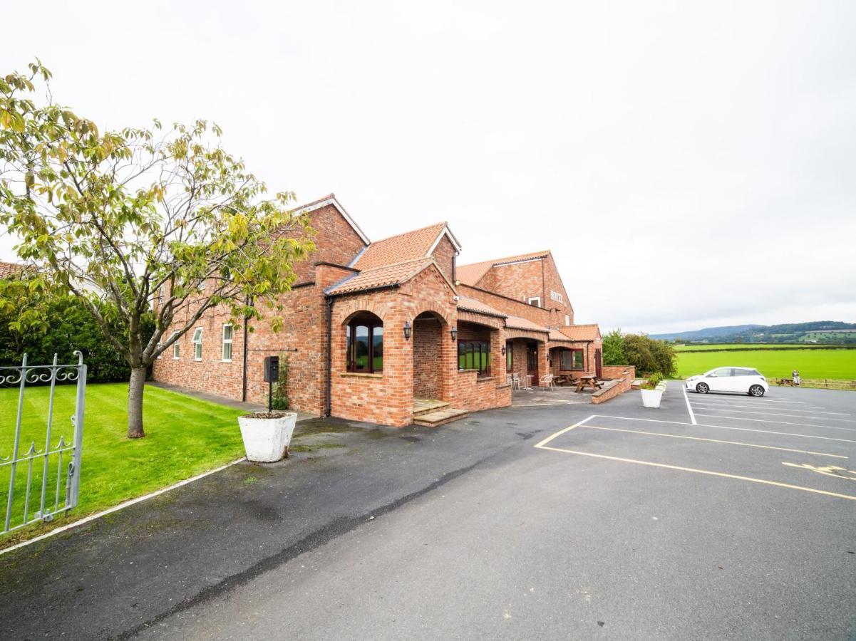 Oyo White Horse Lodge Hotel, East Thirsk Bagby Extérieur photo